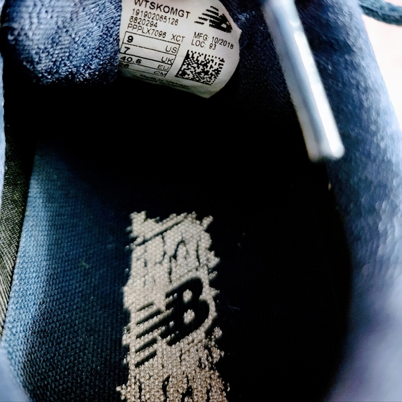 New Balance Womens Size 9B Revlite Summit QOM Trail Running Shoes Goretex Blue - Picture 9 of 10